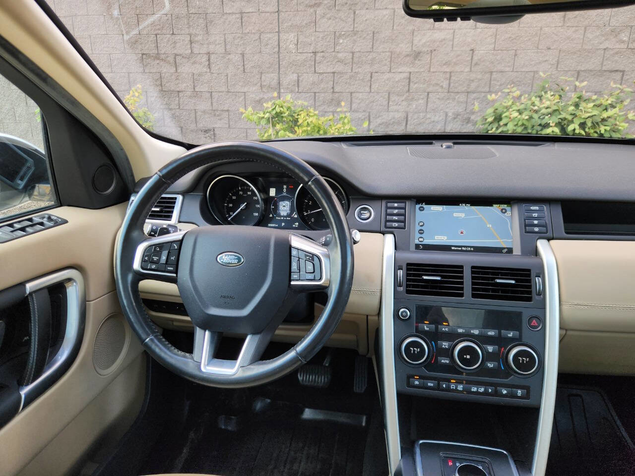 Used 2017 Land Rover Discovery Sport HSE AWD/4WD image 17