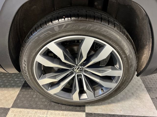 Used 2022 Volkswagen Atlas SEL Premium image 16