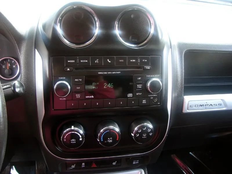 Used 2016 Jeep Compass High Altitude FWD image 15