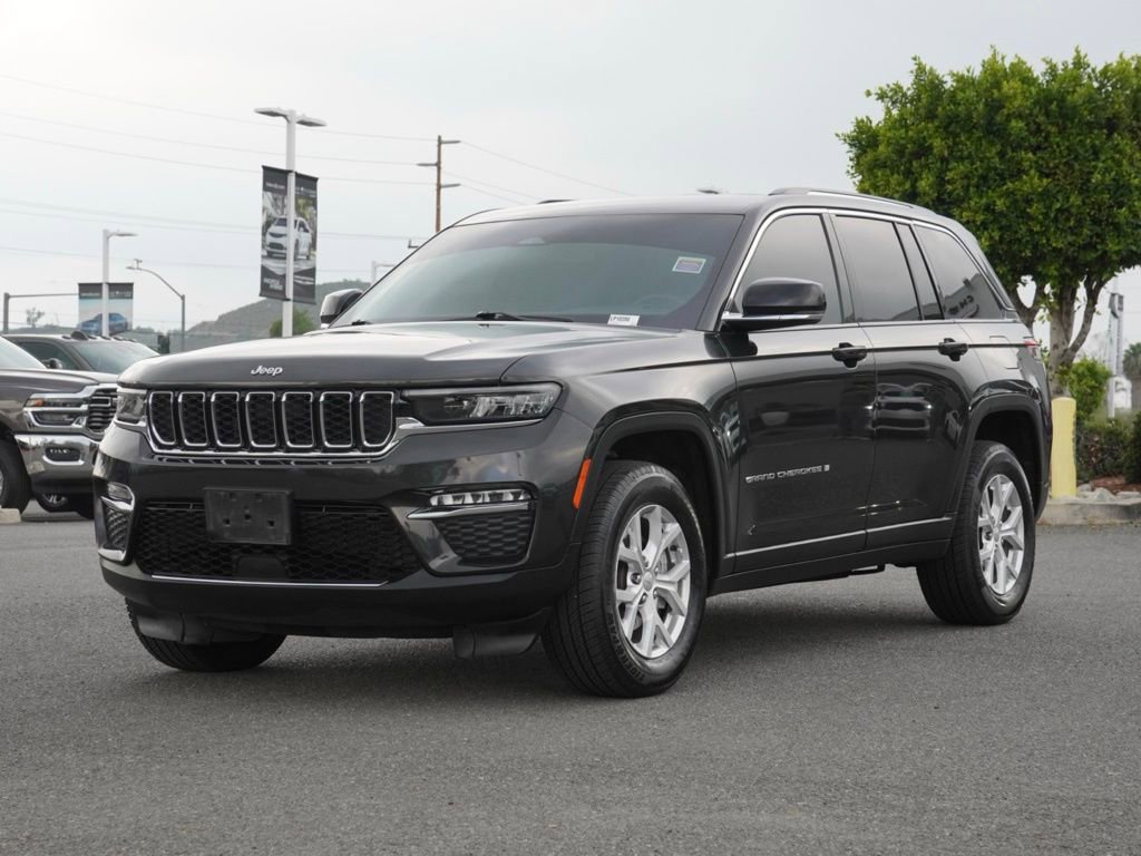 Used 2023 Jeep Grand Cherokee Limited image 8