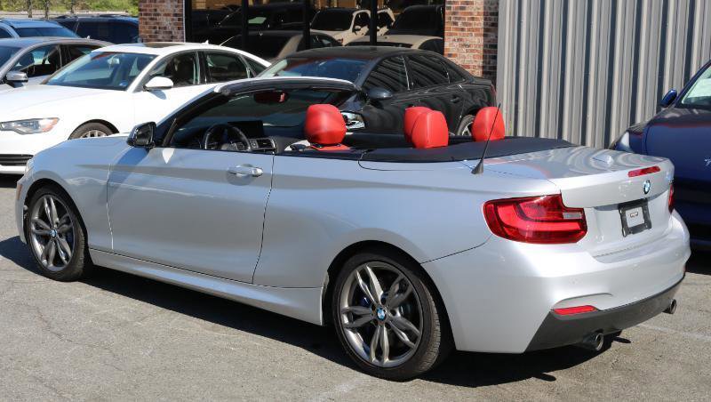 Used 2015 BMW M235i Convertible image 7