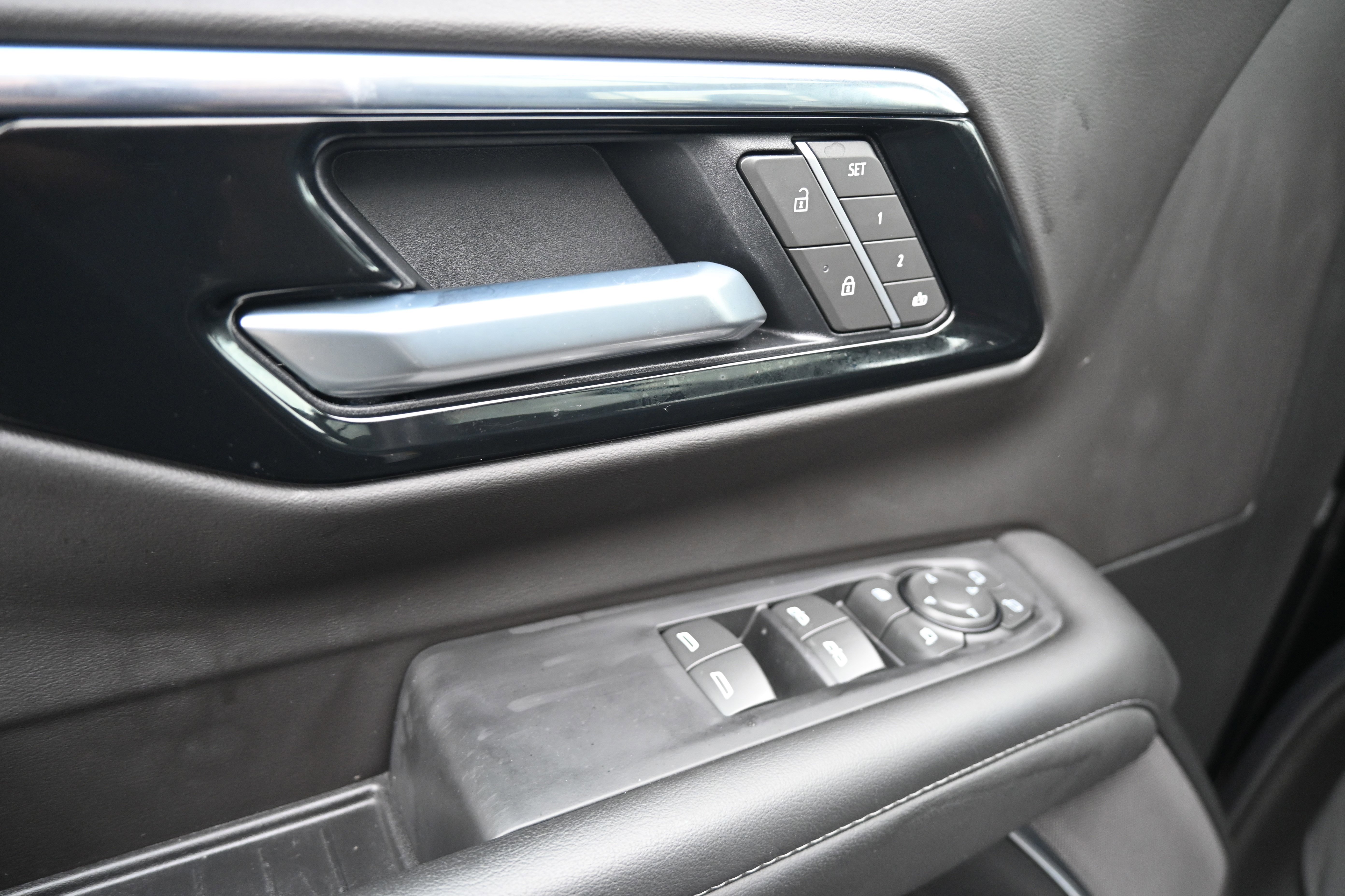 Used 2025 Chevrolet Tahoe Z71 w/ Z71 Off-Road Package image 17