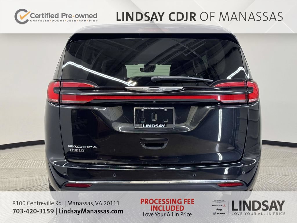 Used 2023 Chrysler Pacifica Touring-L FWD image 8