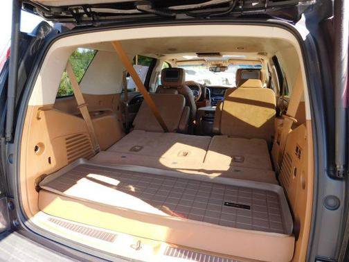 Used 2016 Cadillac Escalade Platinum AWD/4WD image 13