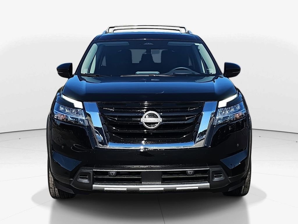 Used 2024 Nissan Pathfinder Platinum w/ Cargo Package image 11