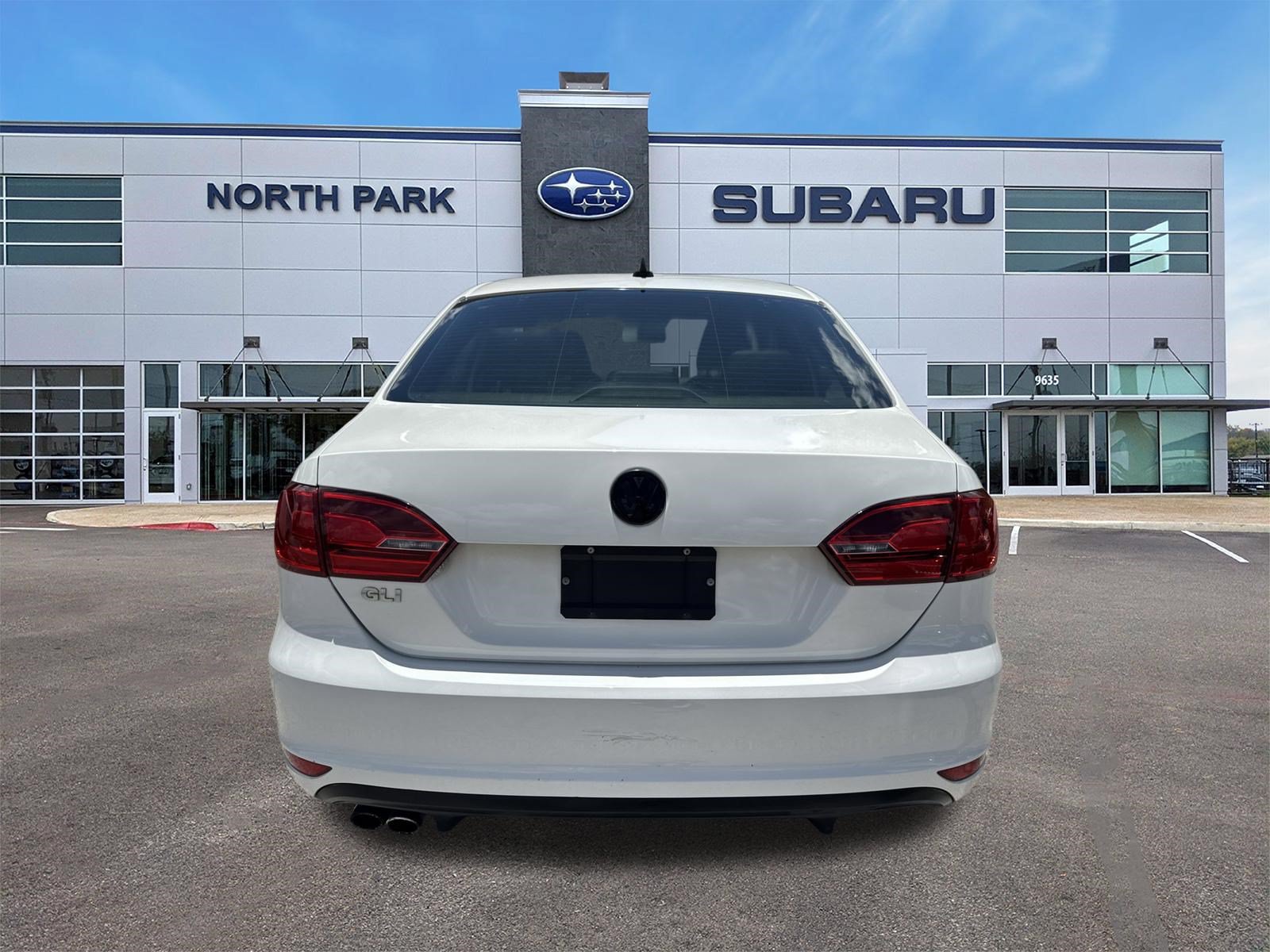 Used 2012 Volkswagen Jetta GLI FWD image 4