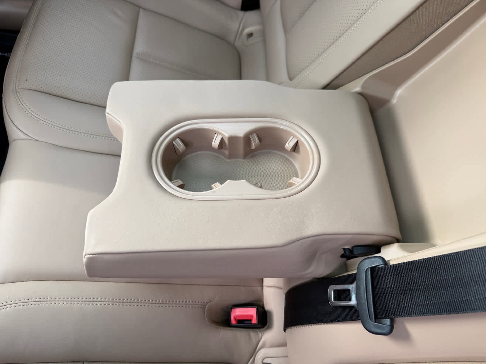 Used 2023 Porsche Macan S image 28