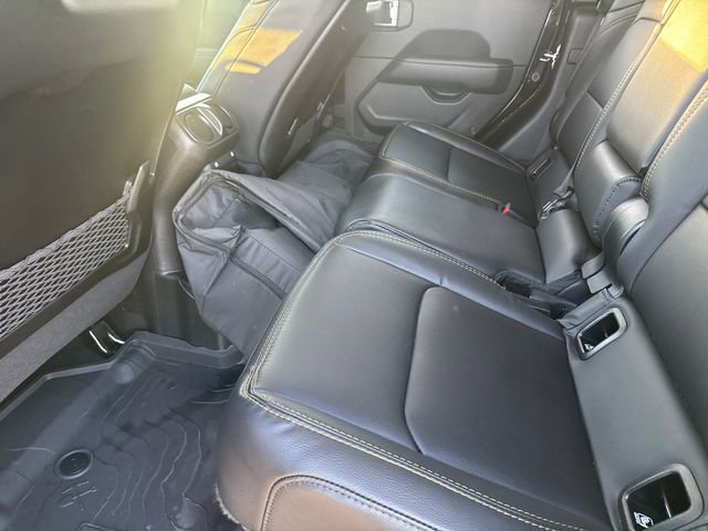 Used 2025 Jeep Gladiator Mojave AWD/4WD image 18