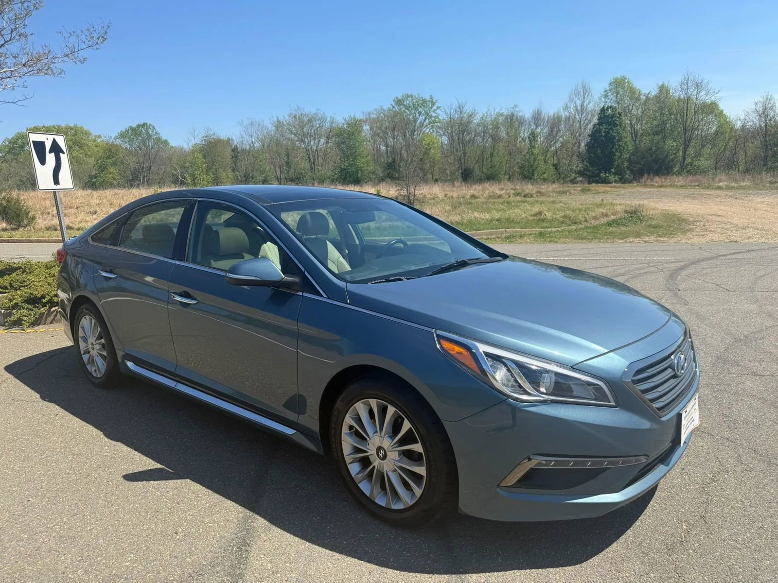 Used 2015 Hyundai Sonata Limited w/ Option Group 05 FWD image 10