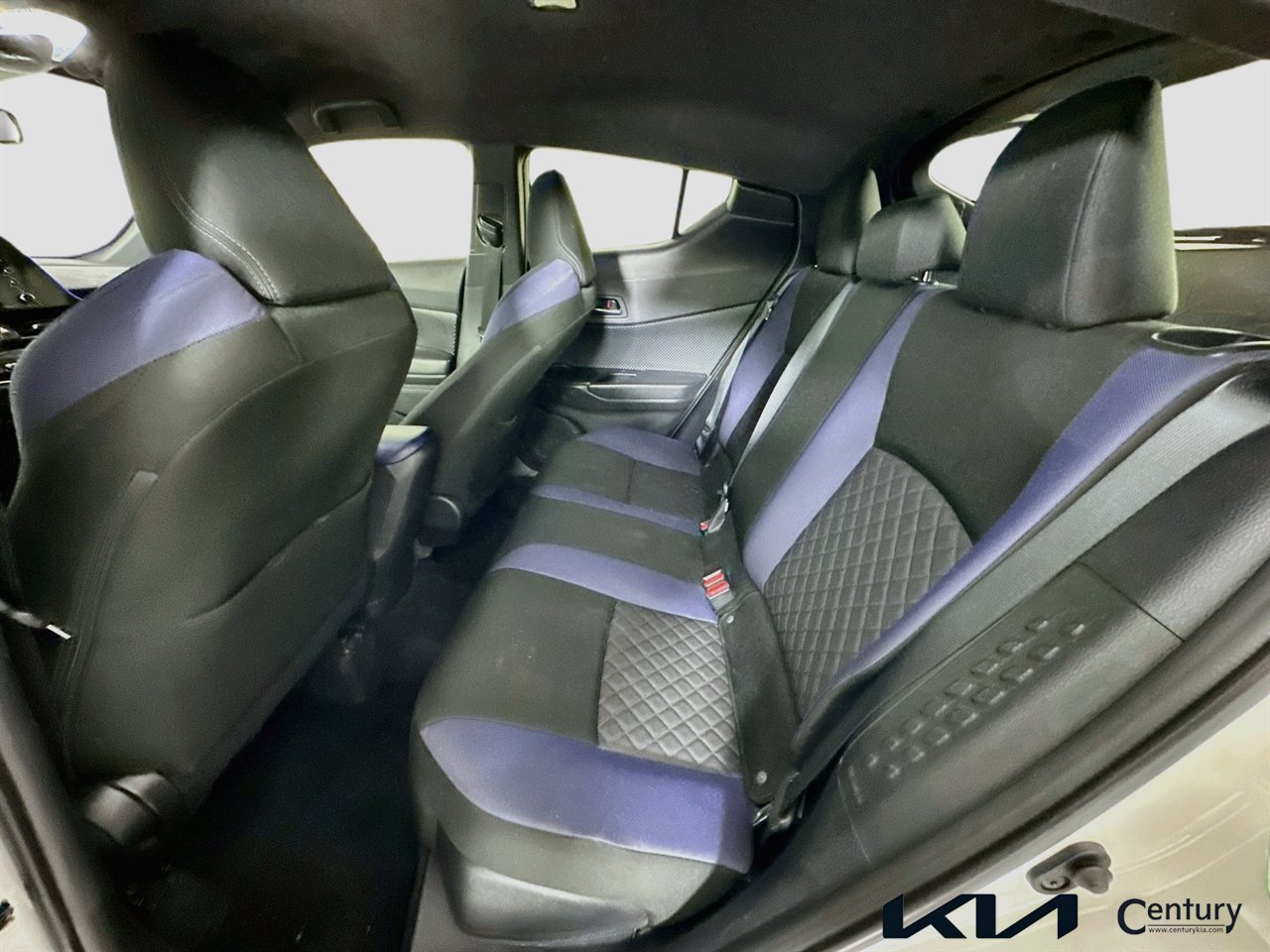 Used 2020 Toyota C-HR XLE image 22