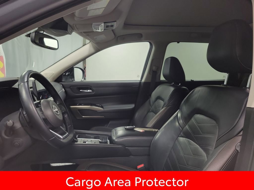 Used 2022 Nissan Pathfinder Platinum w/ Cargo Package image 12