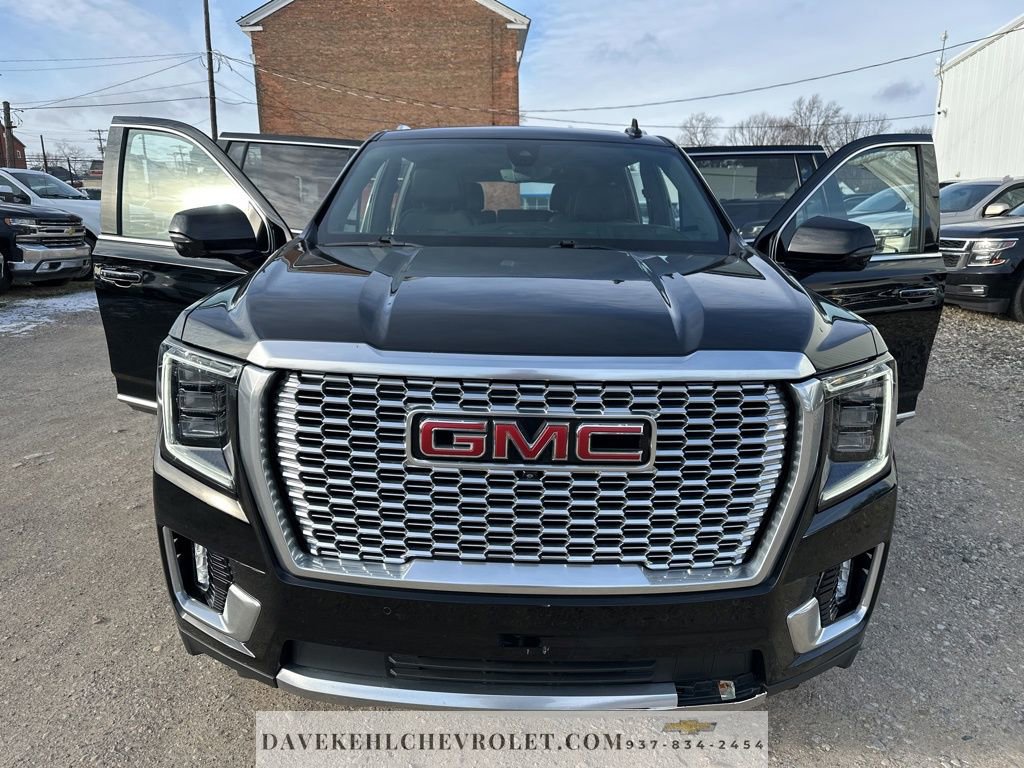 Used 2021 GMC Yukon XL Denali w/ Denali Premium Package image 34