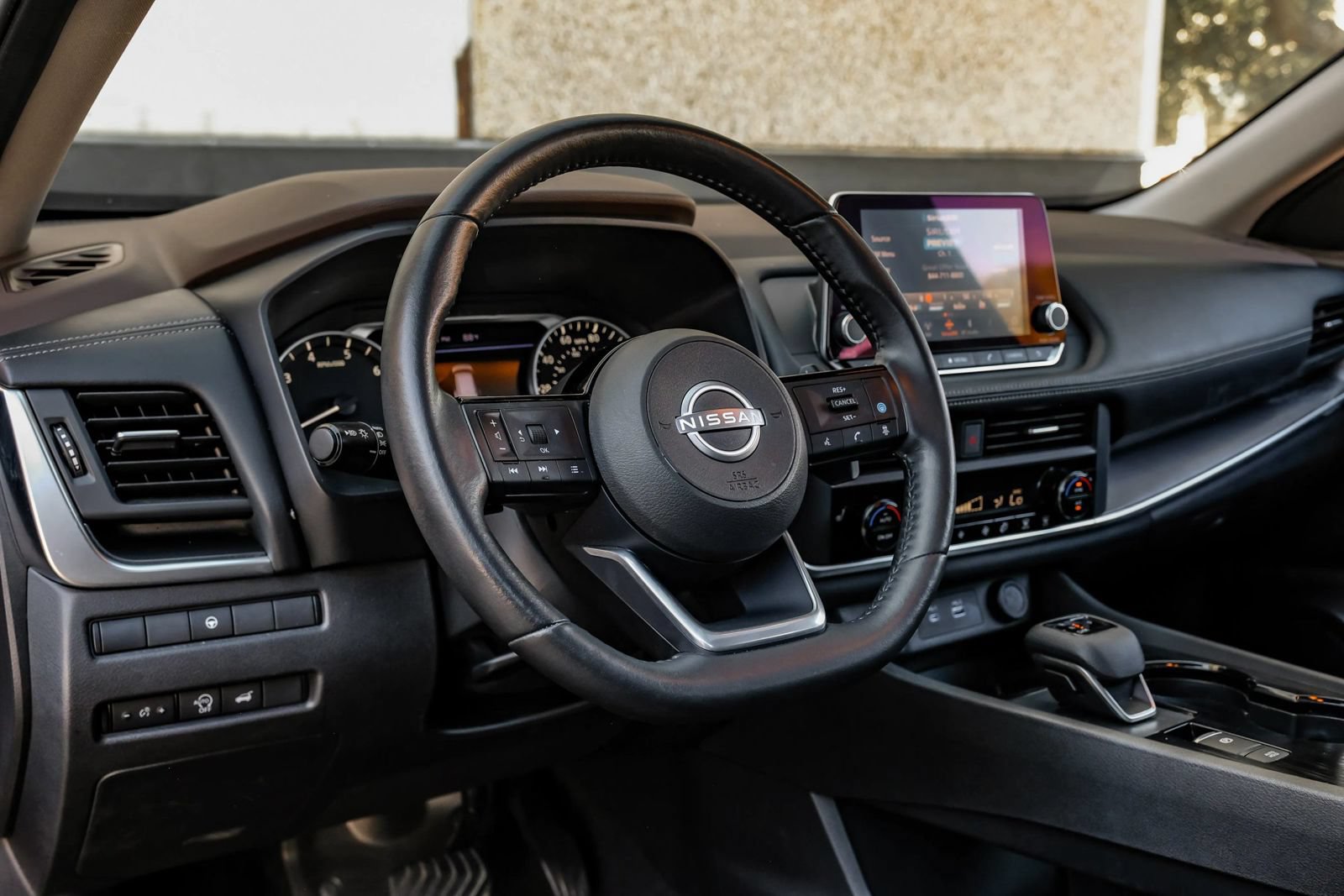 Used 2023 Nissan Rogue SV w/ SV Premium B Package AWD/4WD image 19