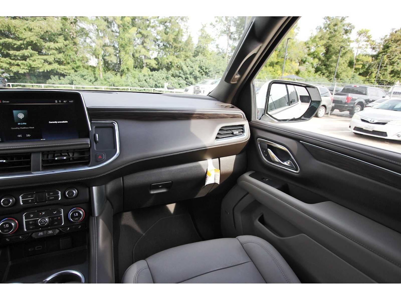 Used 2023 Chevrolet Tahoe Z71 w/ Luxury Package AWD/4WD image 8
