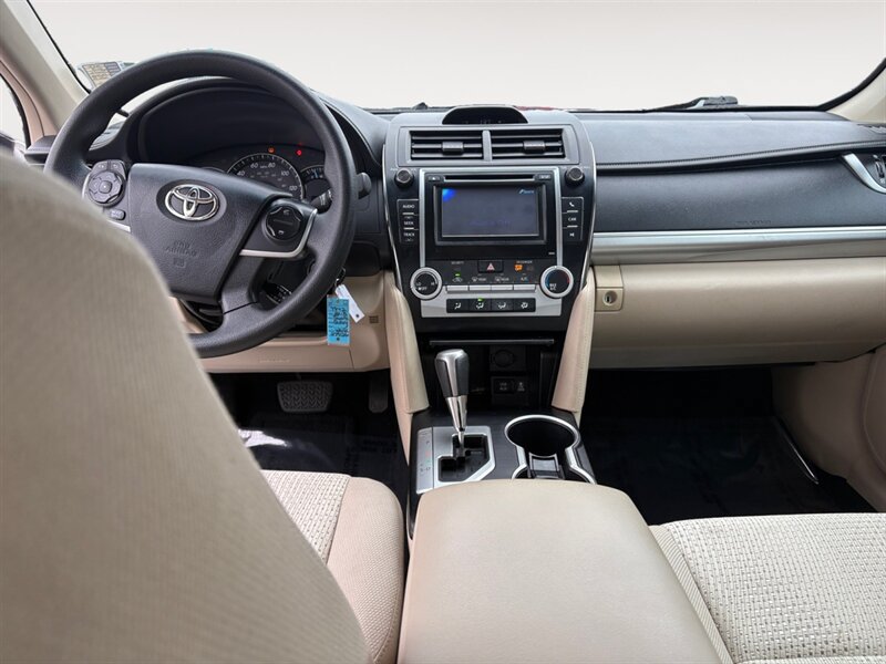 Used 2013 Toyota Camry LE FWD image 11