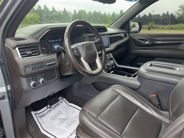 Used 2021 GMC Yukon XL Denali w/ Denali Premium Package image 26