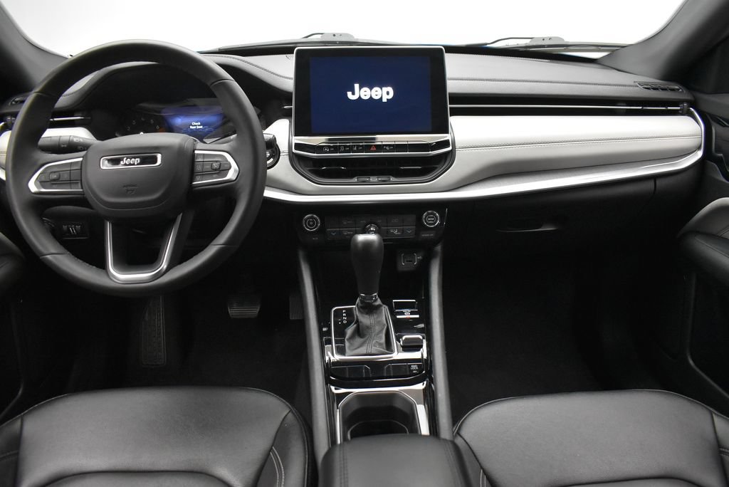 Used 2025 Jeep Compass Limited AWD/4WD image 28