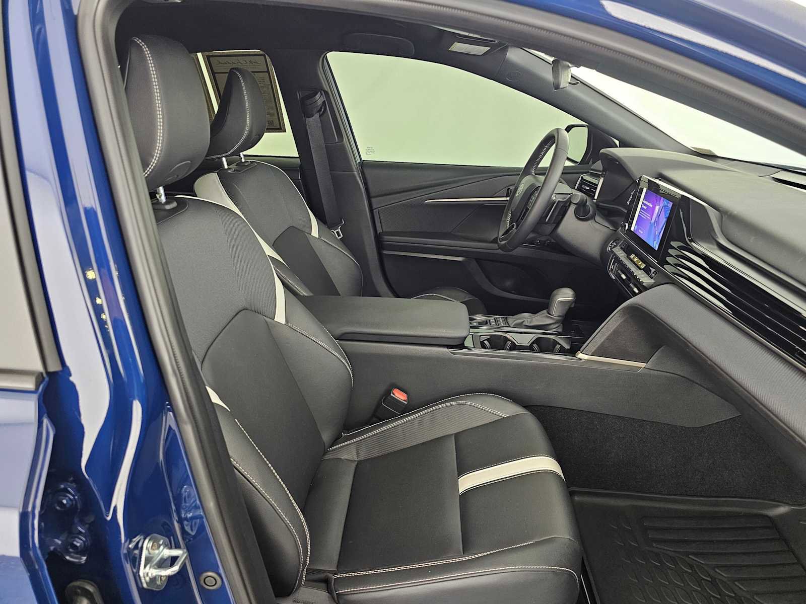 Used 2025 Toyota Camry SE image 10