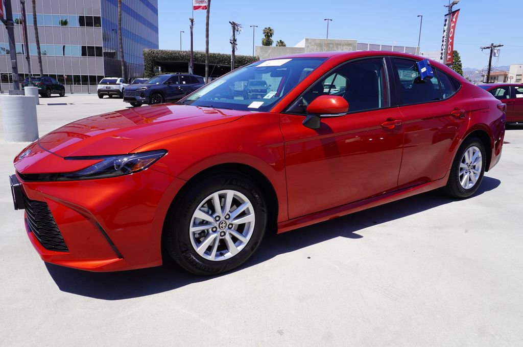 Certified 2025 Toyota Camry LE FWD image 4