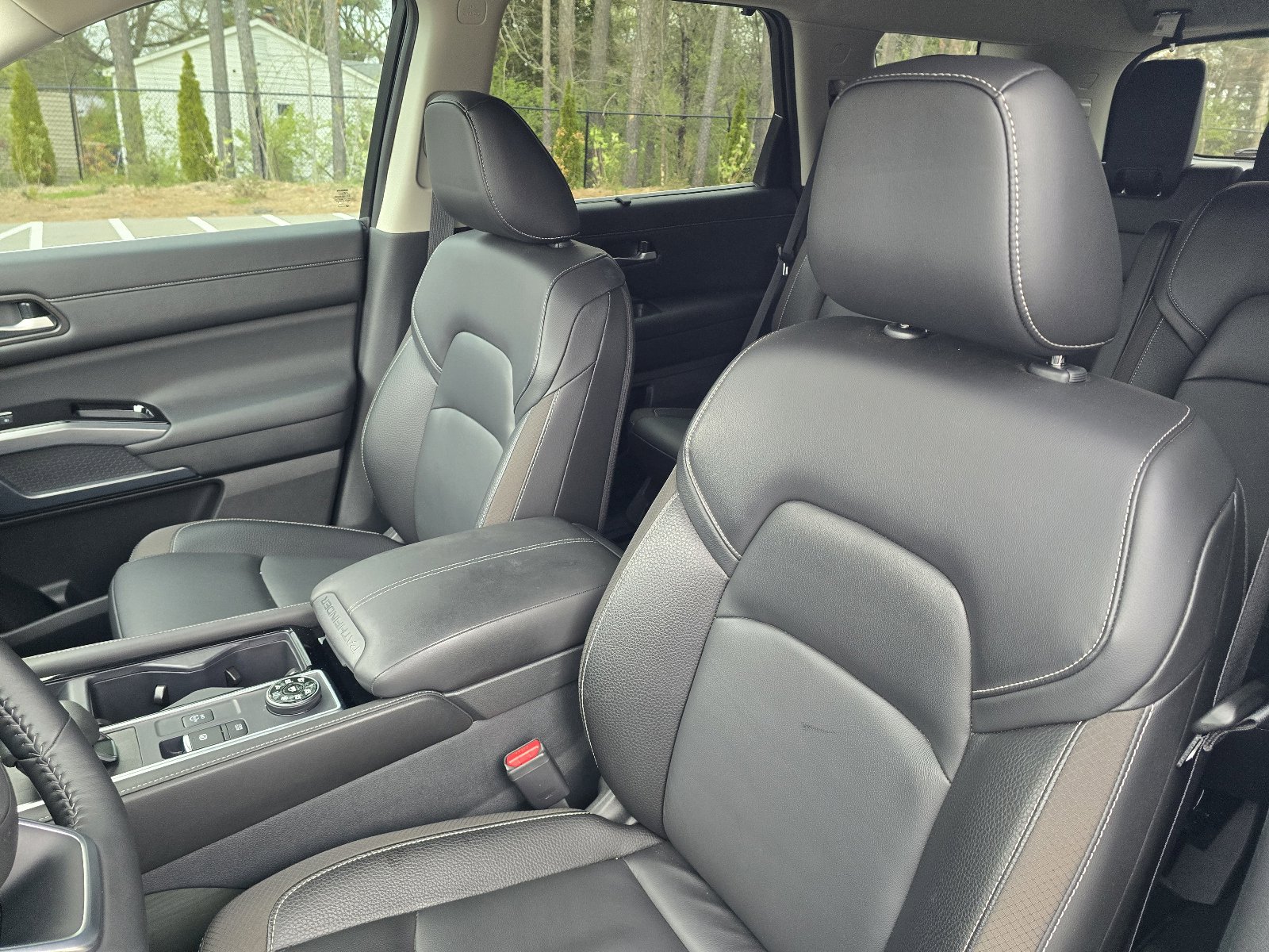 Used 2025 Nissan Pathfinder SL w/ SL Premium Package image 13