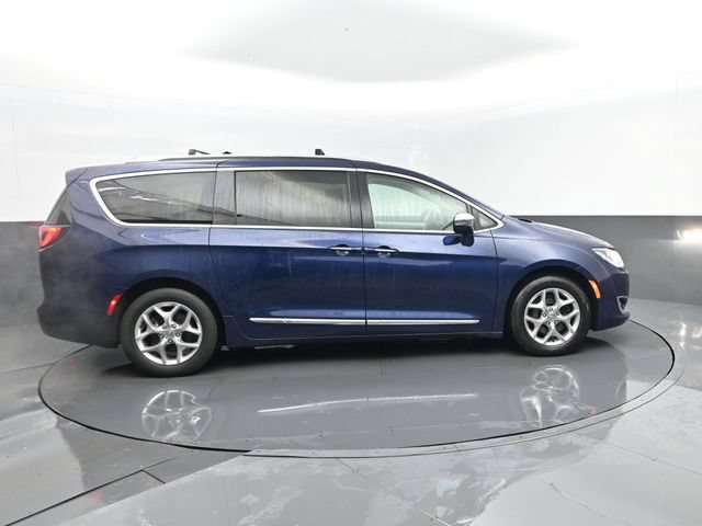 Used 2019 Chrysler Pacifica Limited FWD image 4