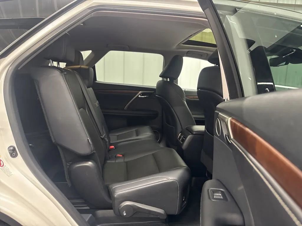 Used 2020 Lexus RX 350L Premium w/ Premium Package AWD/4WD image 23