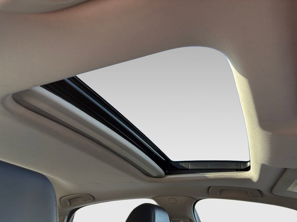 Used 2023 Honda Civic EX-L image 2