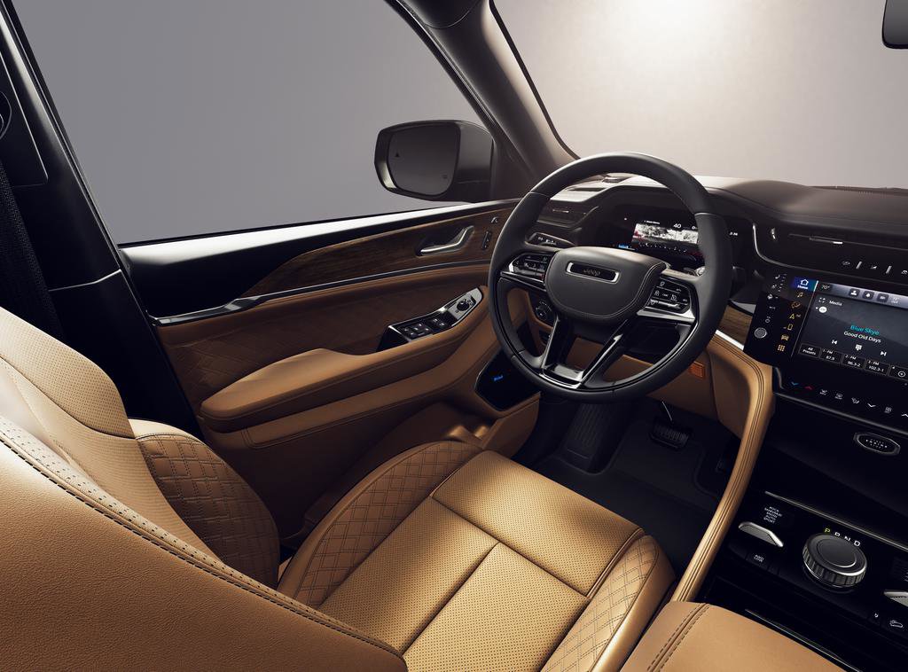 New 2026 Jeep Grand Cherokee Summit image 8