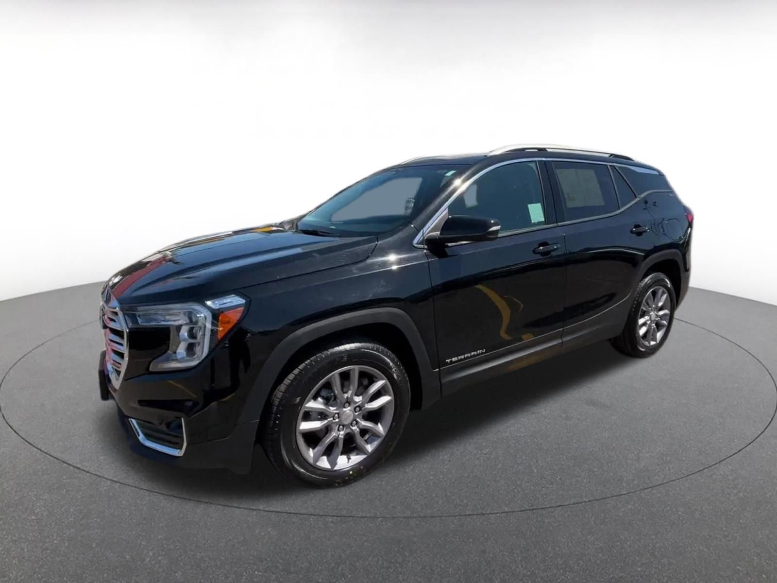 Used 2024 GMC Terrain SLT AWD/4WD image 8