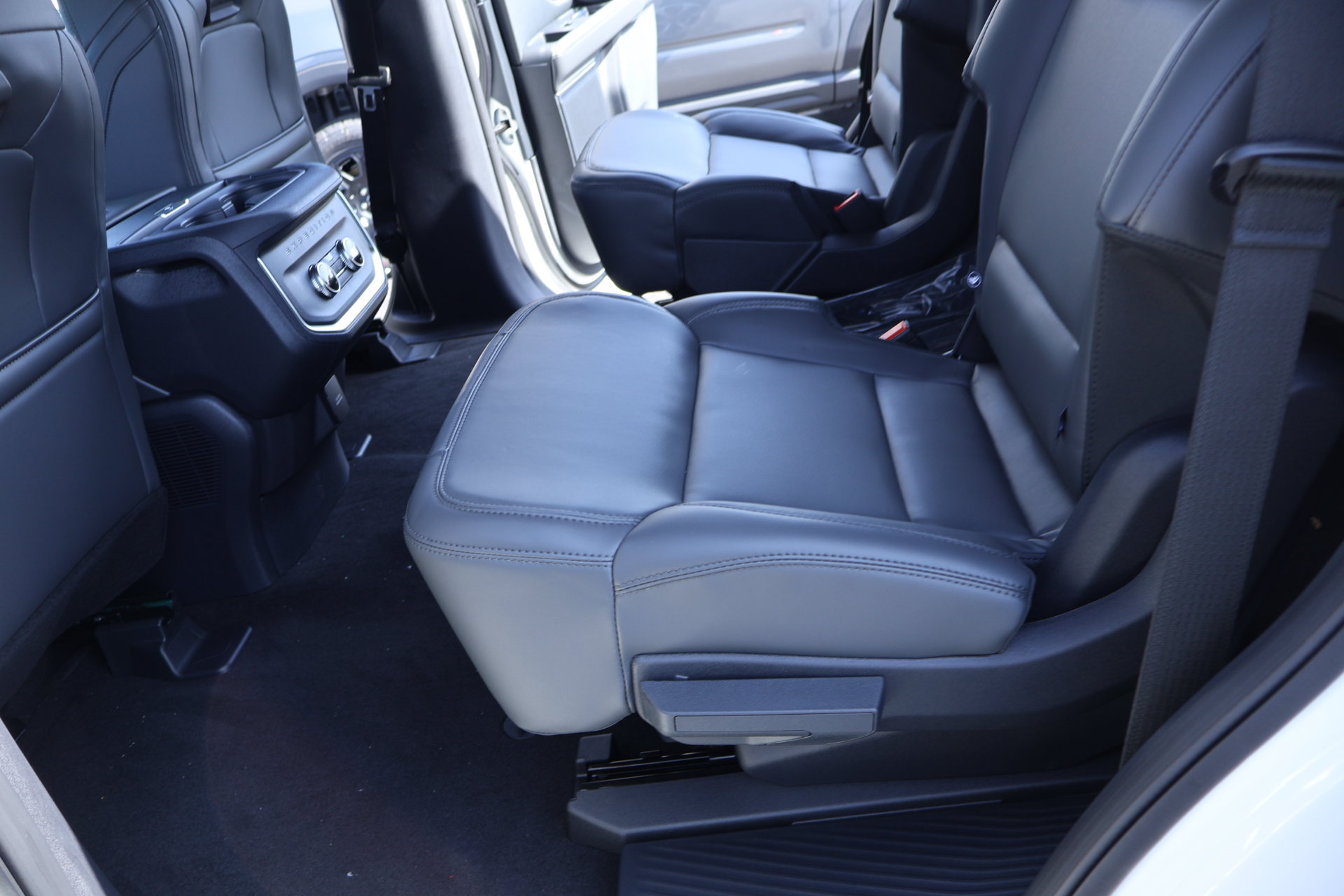 New 2027 Ford Expedition Active AWD/4WD image 14