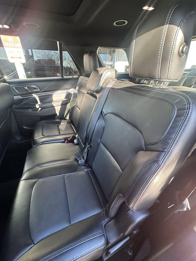 Used 2018 Ford Explorer Limited w/ Class II Trailer Tow Package image 9