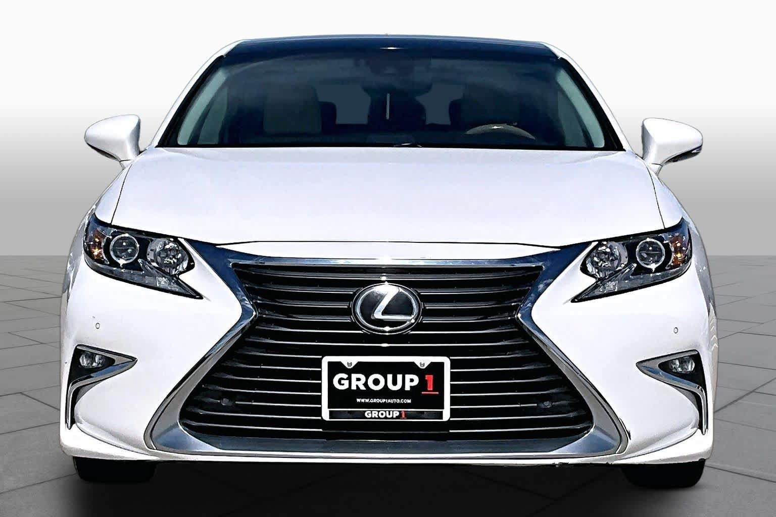 Used 2018 Lexus ES 350 w/ Navigation System Package FWD image 4