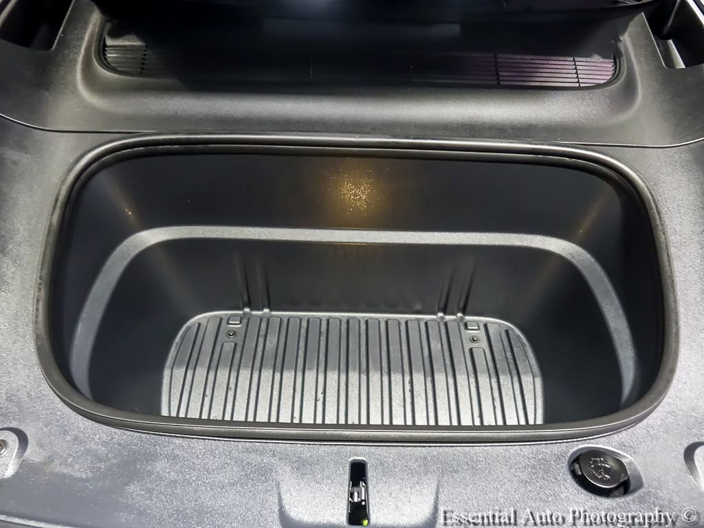 Used 2026 Tesla Model Y 2WD image 33