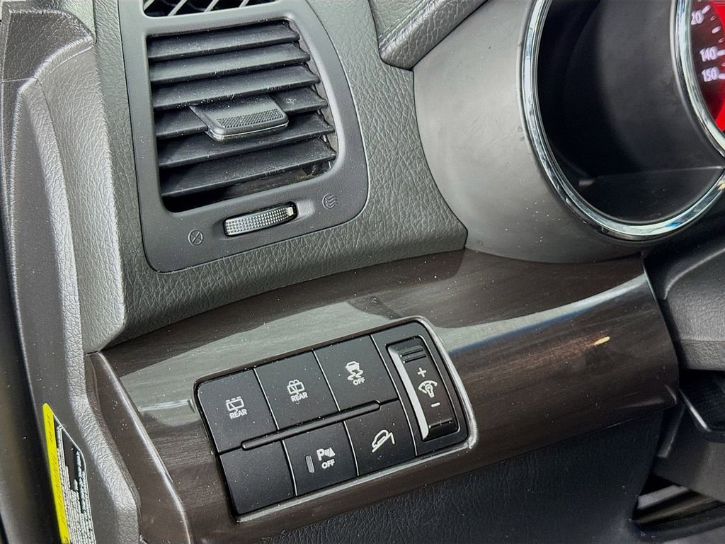 Used 2013 Kia Sorento SX image 19