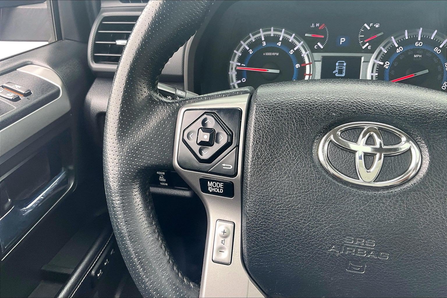 Used 2018 Toyota 4Runner Limited AWD/4WD image 23