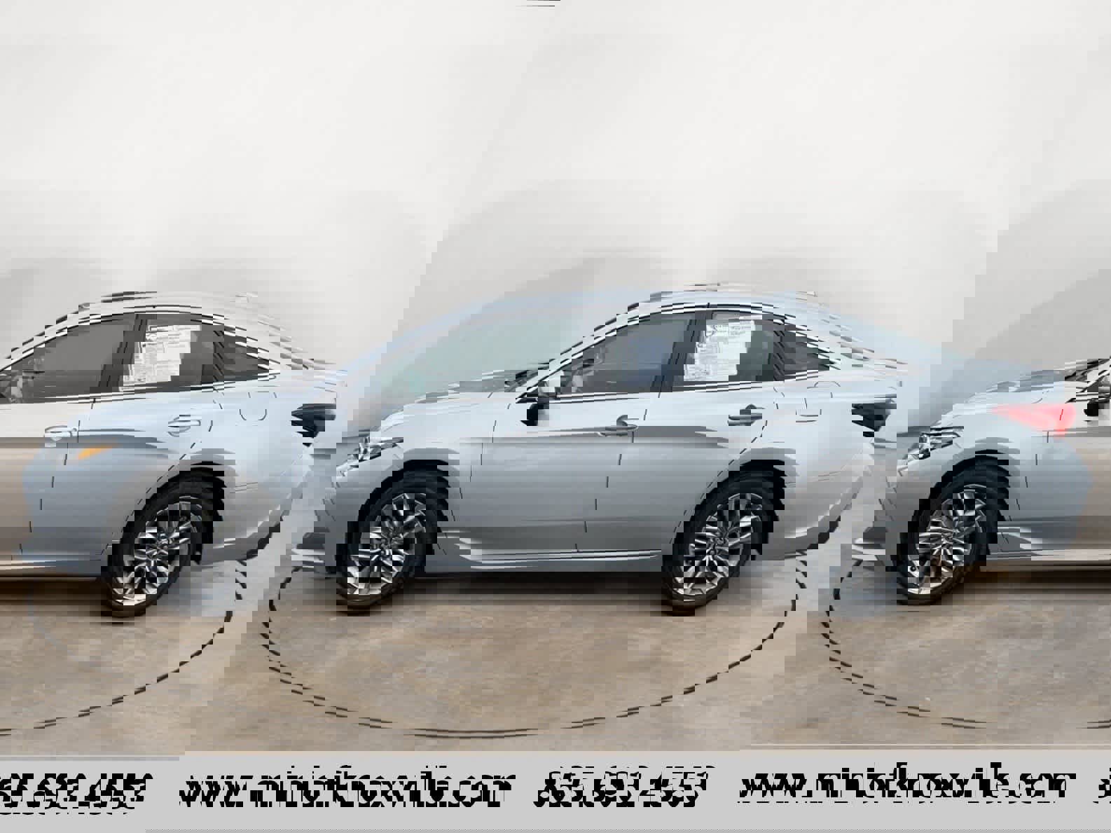 Used 2022 Toyota Avalon XLE w/ Moonroof Package image 6