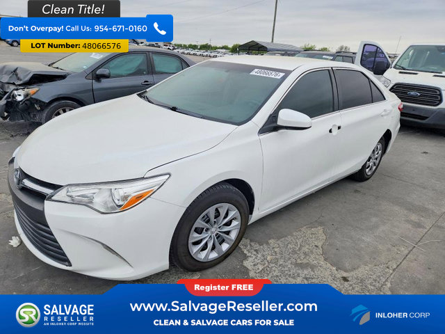 Used 2016 Toyota Camry LE image 1