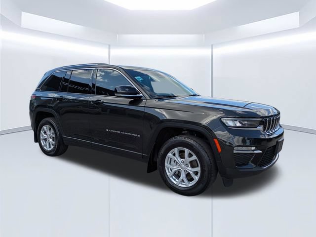 Used 2024 Jeep Grand Cherokee Limited AWD/4WD image 1