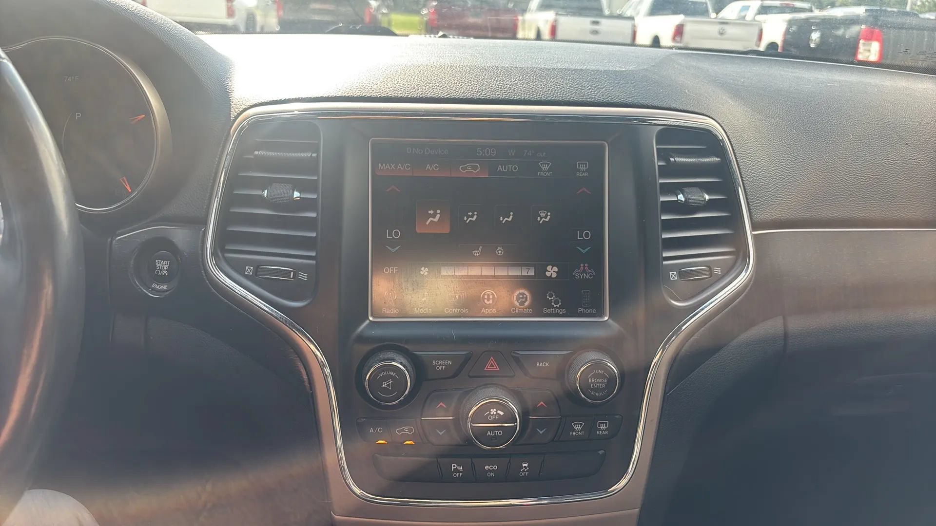Used 2015 Jeep Grand Cherokee Altitude AWD/4WD image 25