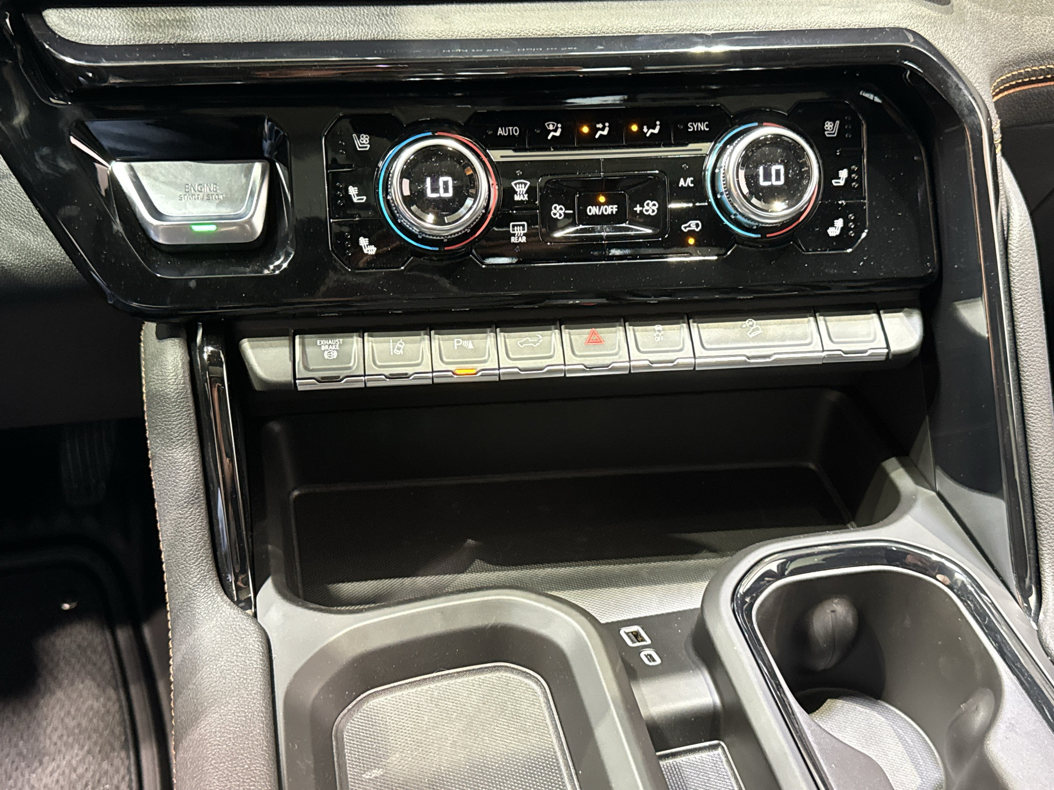 New 2026 GMC Sierra 2500 AT4 w/ AT4 Premium Plus Package AWD/4WD image 36