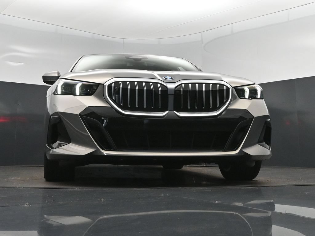 New 2027 BMW 550e xDrive w/ Premium Package AWD/4WD image 45
