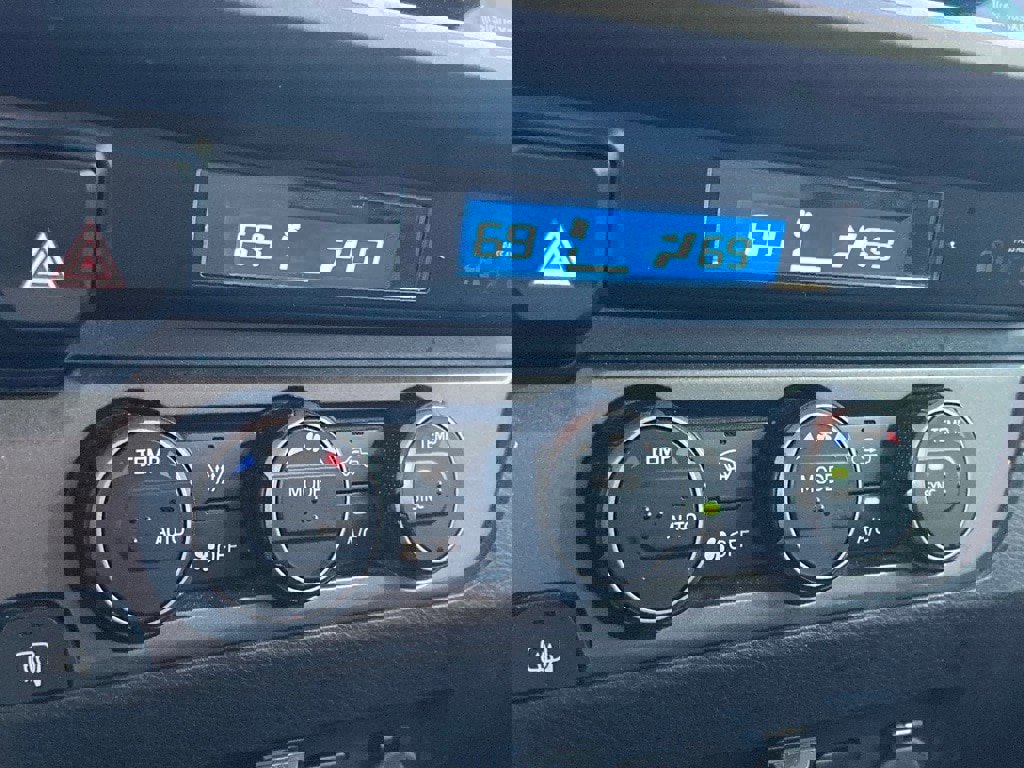 Certified 2023 Toyota Tacoma TRD Off-Road w/ Technology Package image 23