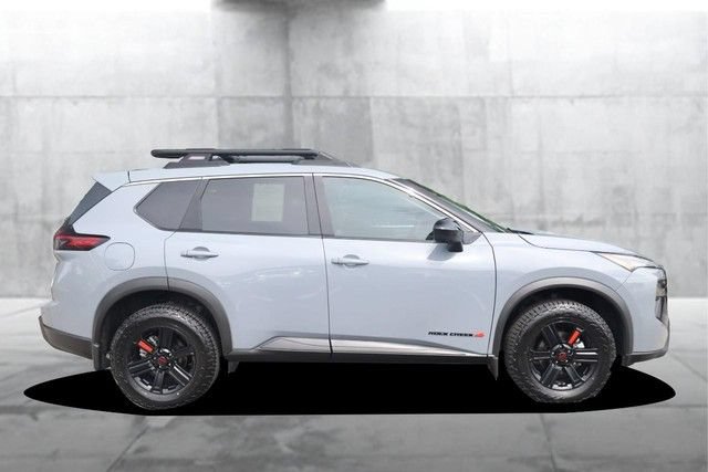 Certified 2025 Nissan Rogue SV AWD/4WD image 4