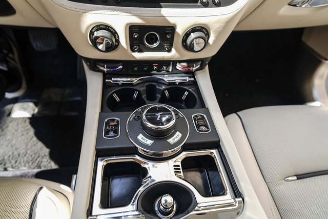 Used 2017 Rolls-Royce Wraith RWD image 25