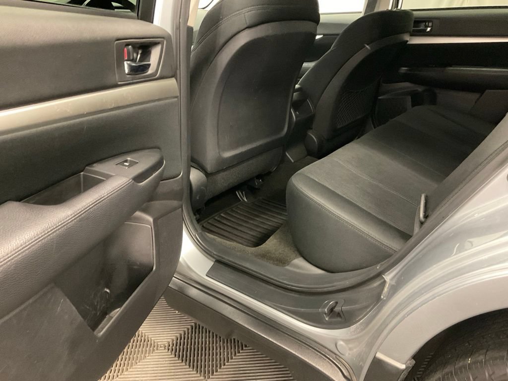 Used 2013 Subaru Outback 2.5i Premium AWD/4WD image 24