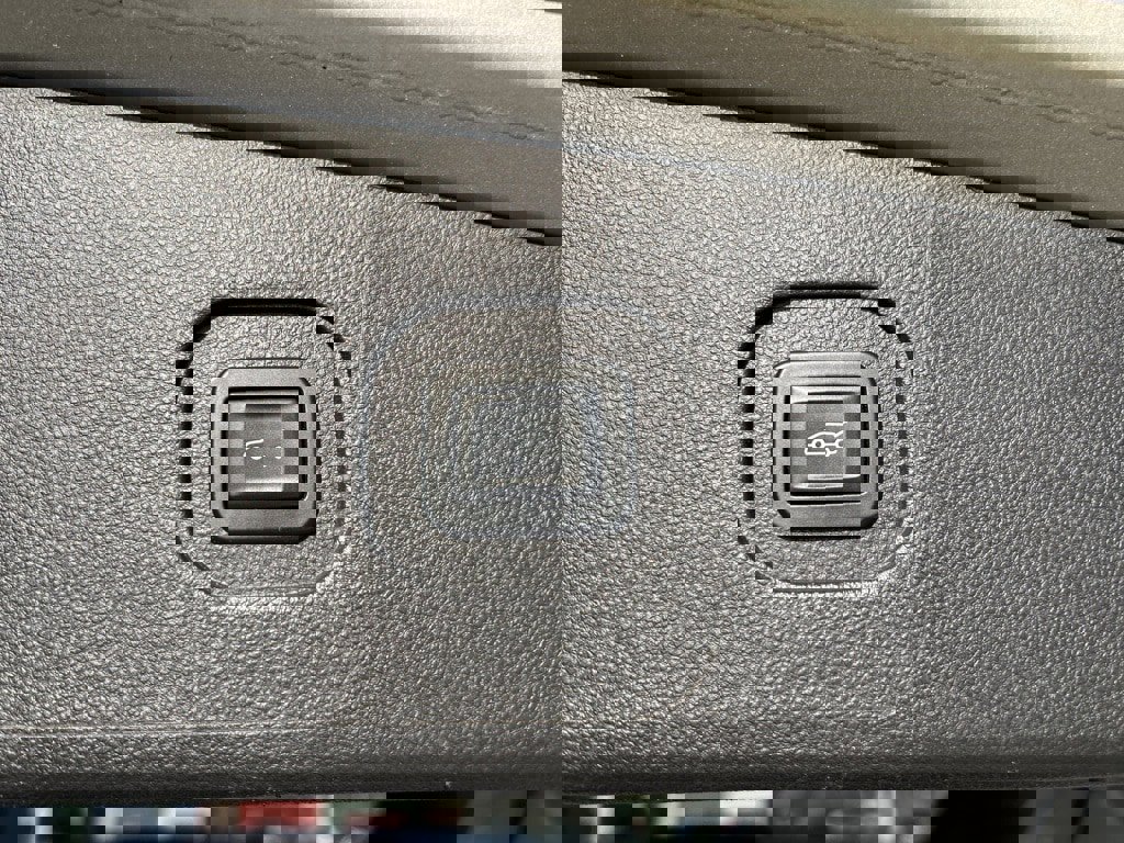 Used 2013 GMC Terrain SLT w/ LPO, Protection Package image 9