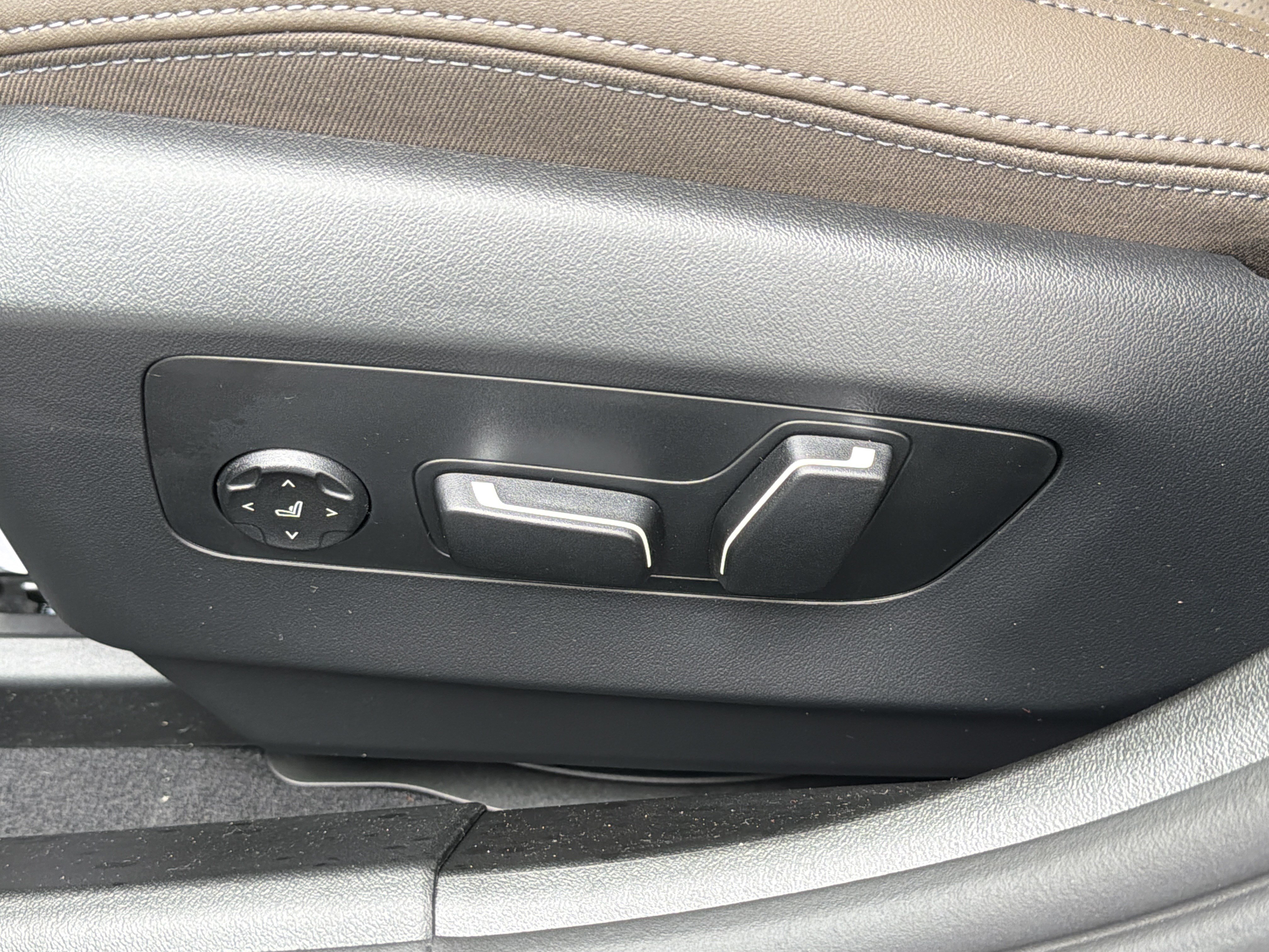 Certified 2026 BMW 530i w/ Convenience Package RWD image 18
