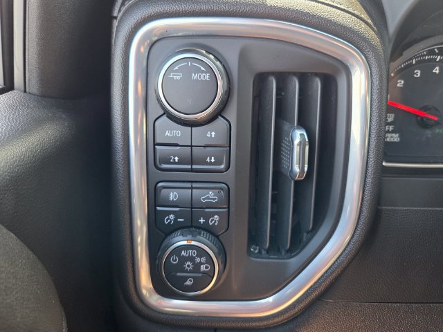 Used 2022 Chevrolet Silverado 1500 LTZ AWD/4WD image 21