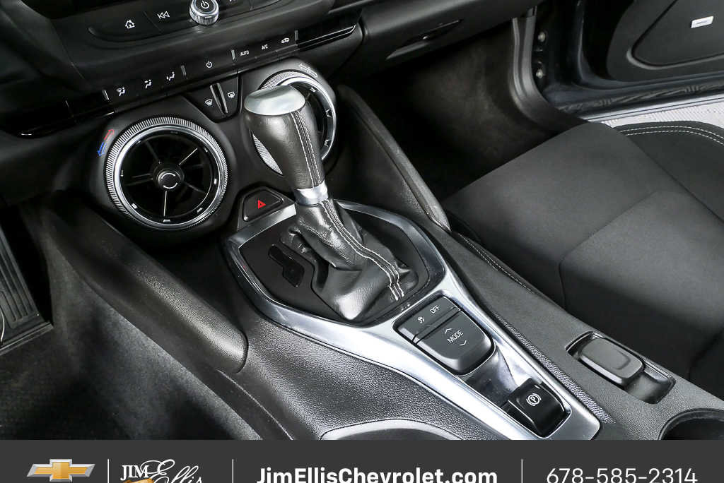 Used 2019 Chevrolet Camaro LT w/ Technology Package image 15