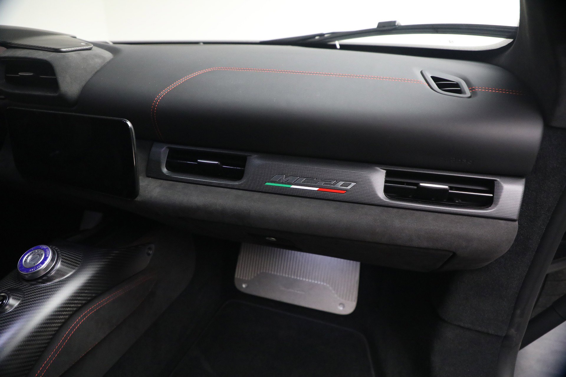 Certified 2022 Maserati MC20 Coupe image 19